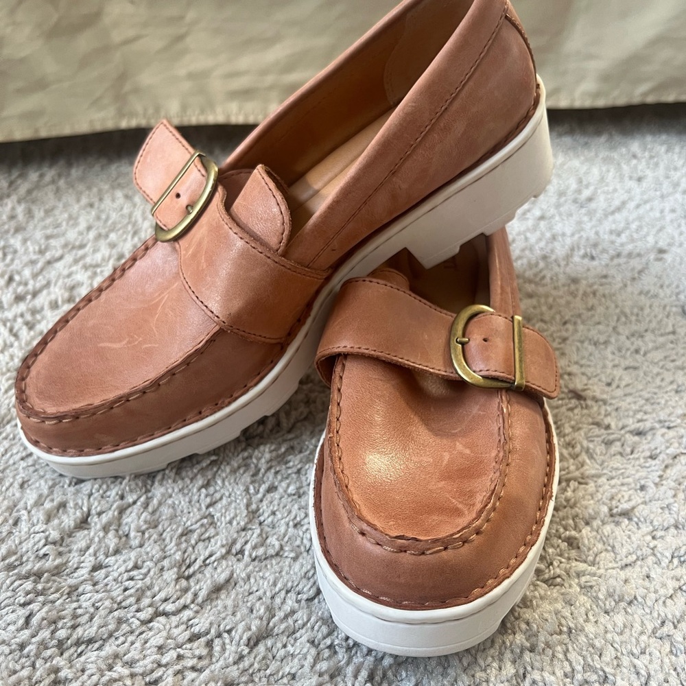 Women’s Tan Loafers